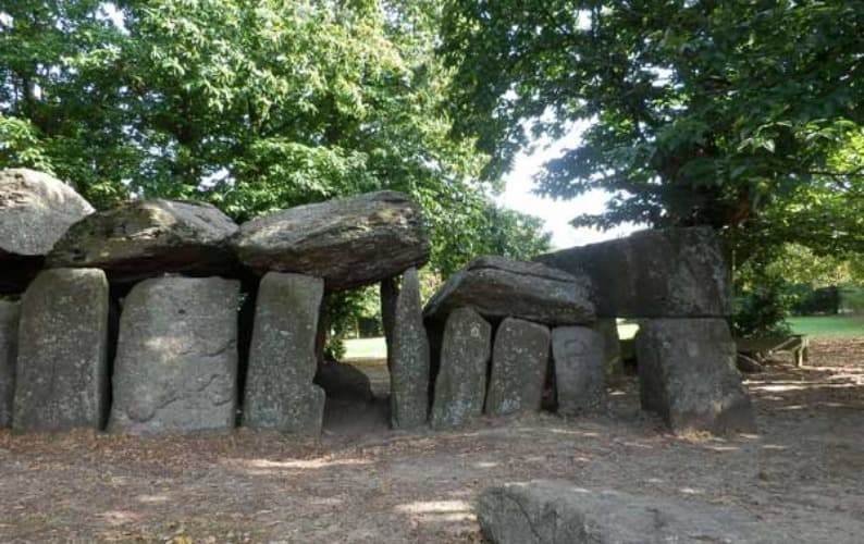 Site de la Roche aux Fées
